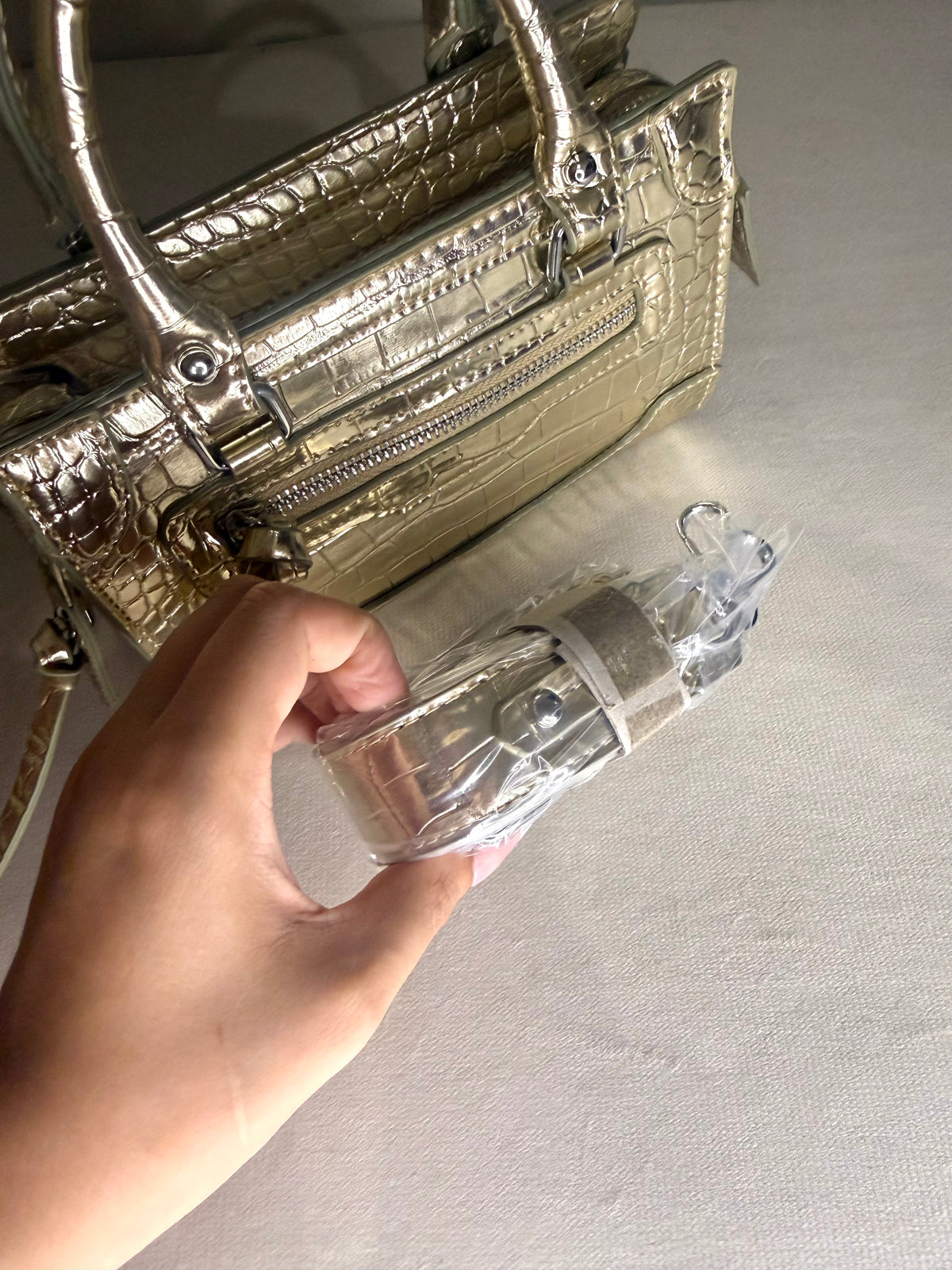 Sac effet croco doré